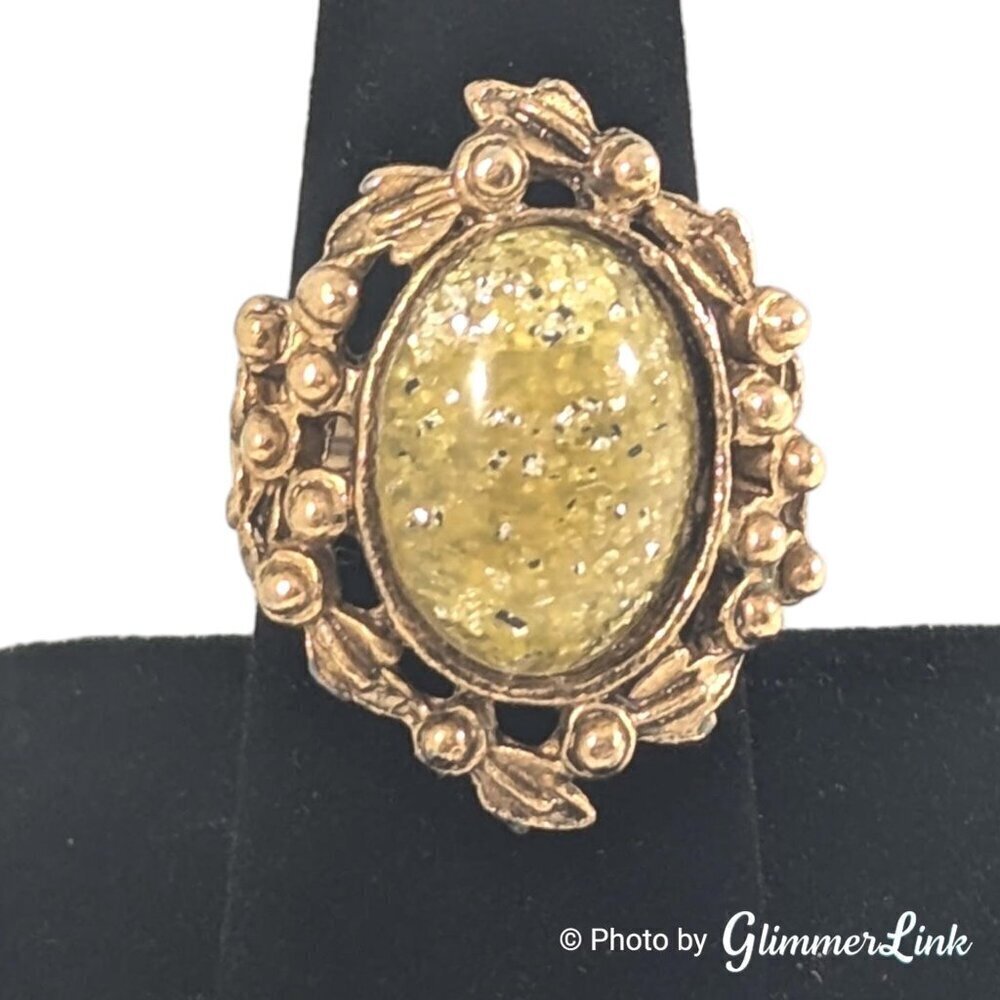 Vintage Ornate Oval Green Resin Speckled Stone Adjustable Gold Tone Ring Sz 8.5